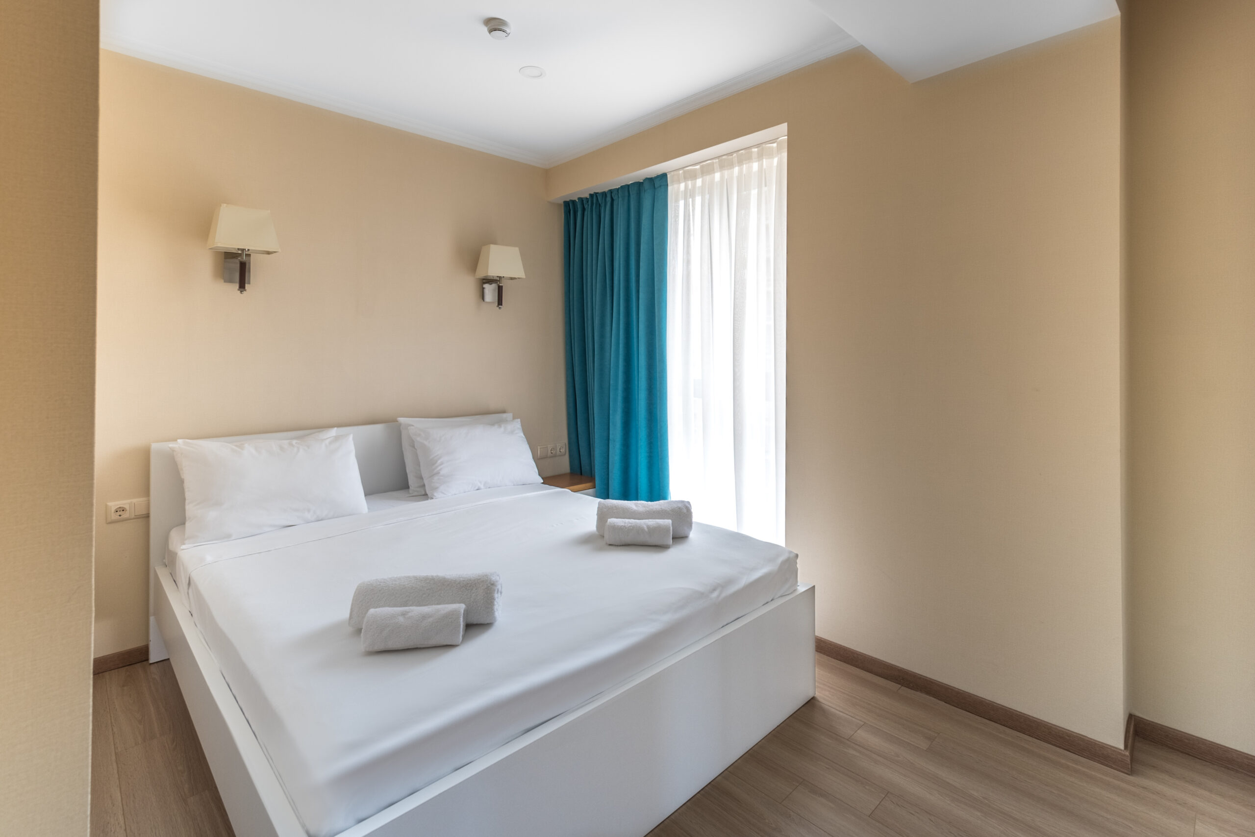 Deluxe Room with Sea View (Bedroom) (3)