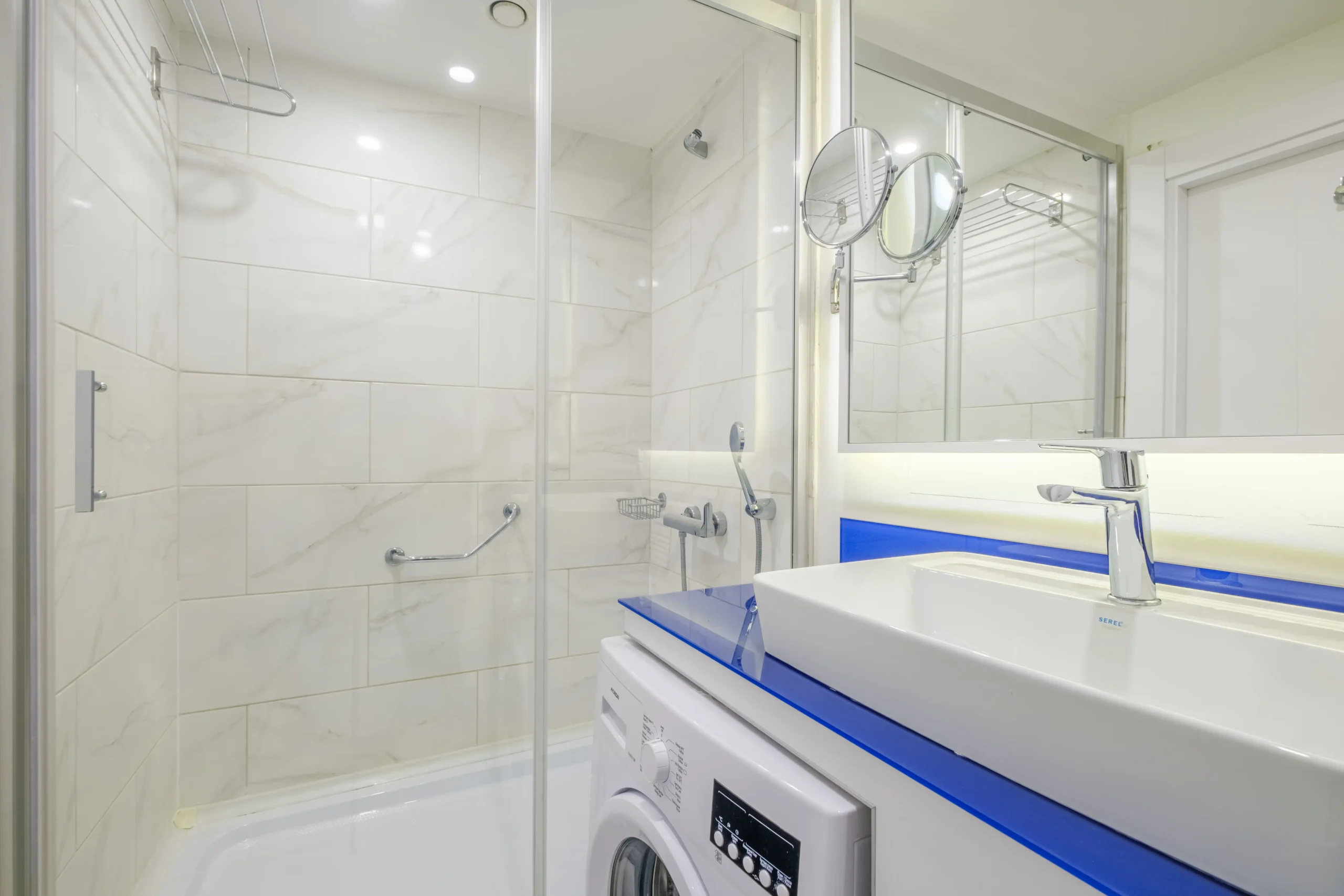 e0128f6c-941d-44e5-98c6-b5007948dcc6